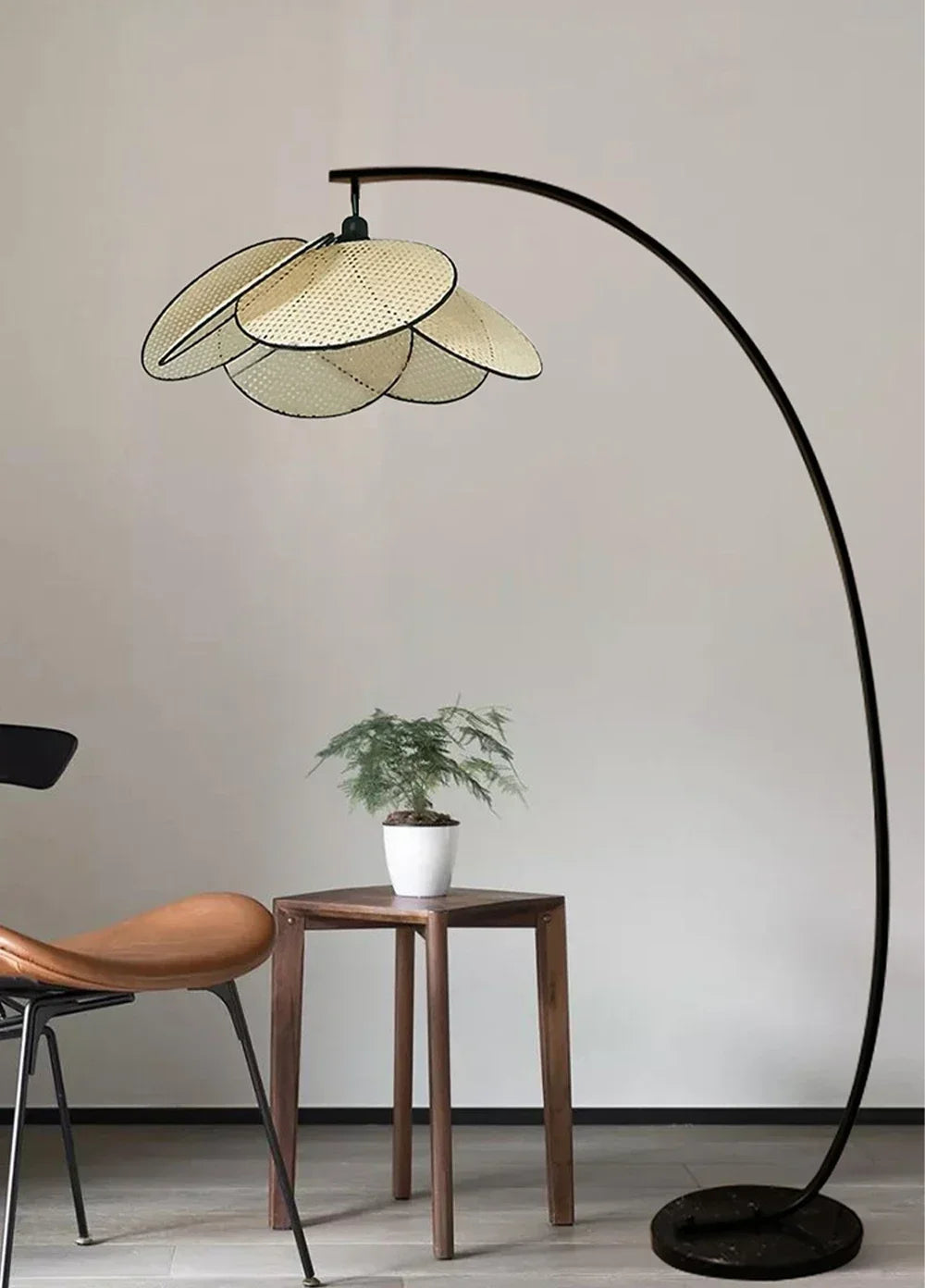 Lampadaire Arc en Osier – Modèle Feuillage Design | PALO